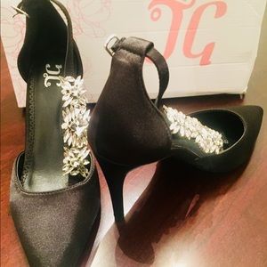 Ladies Black Pumps with Ankle Strap / Very Classy